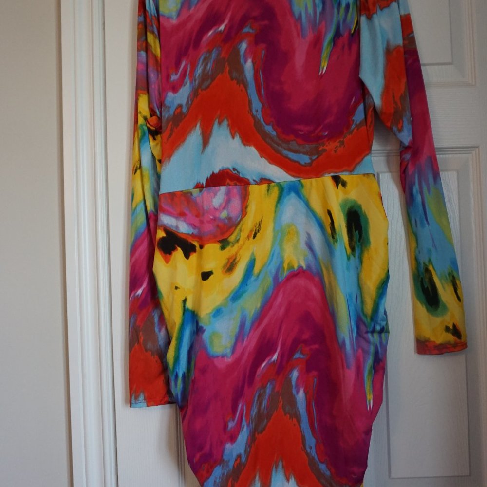 Multi Color Long Sleeve Short Dress - Picture 2 of 4
